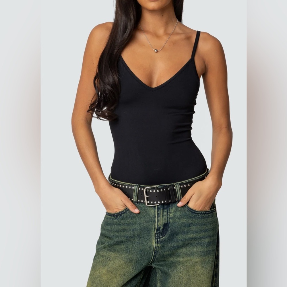Teaghan V neck Fitted Bodysuit